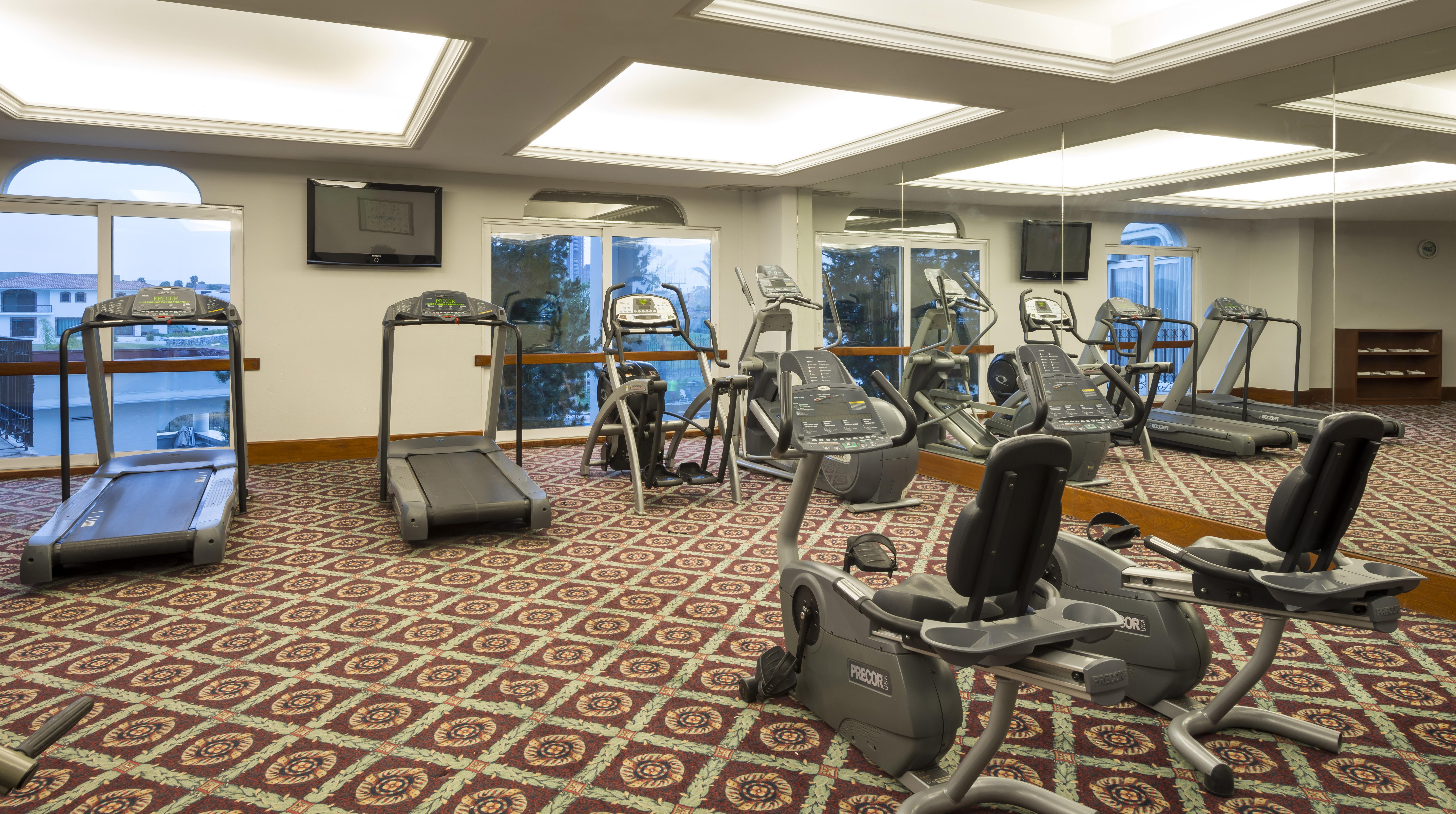 Camino Real Puebla Angelopolis Hotel Buitenkant foto The gym at the hotel
