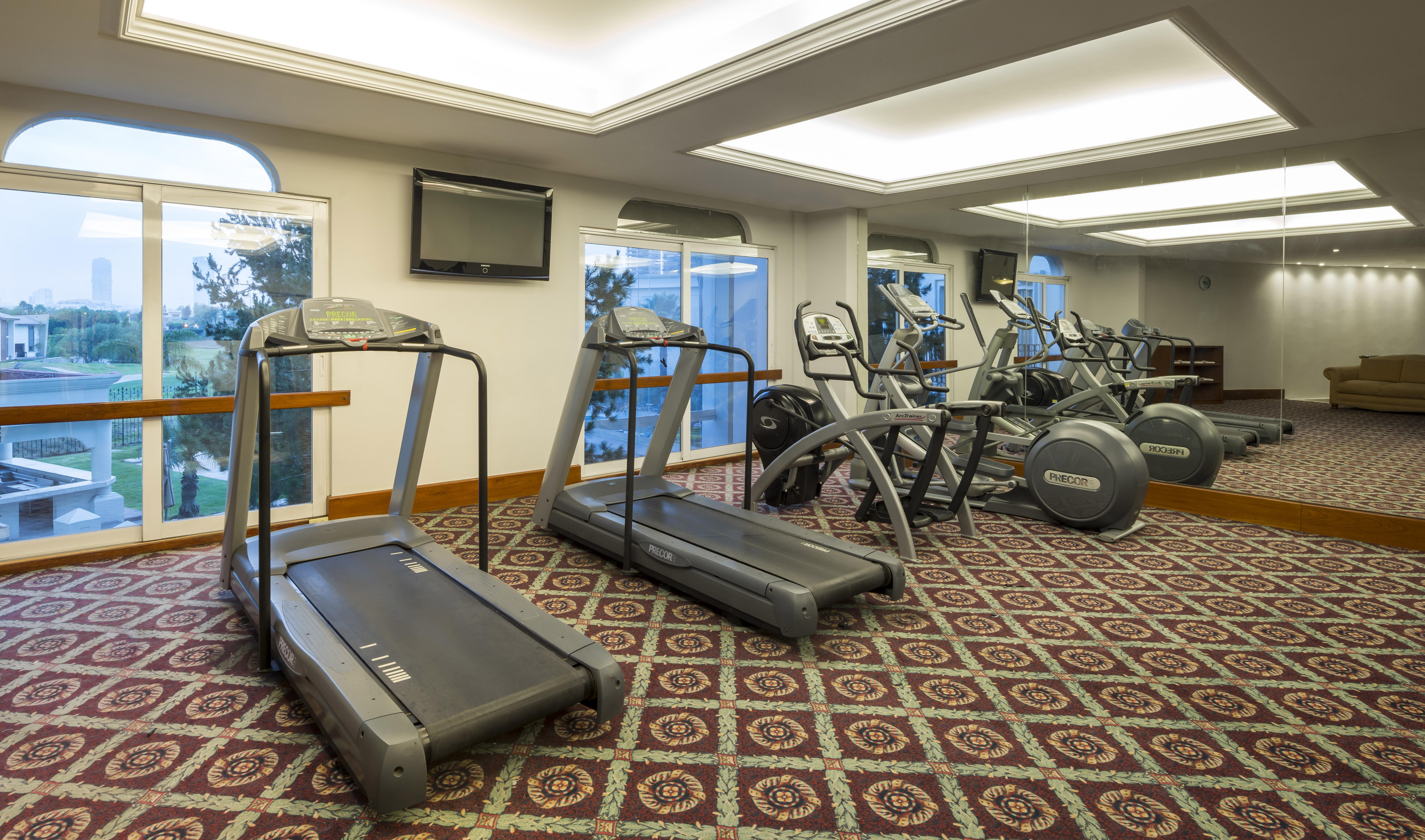 Camino Real Puebla Angelopolis Hotel Buitenkant foto A treadmill