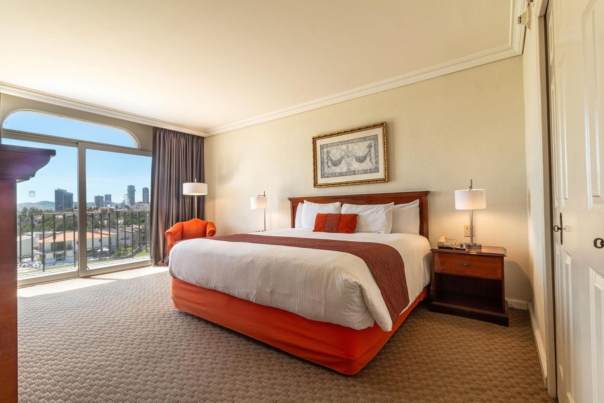 Camino Real Puebla Angelopolis Hotel Buitenkant foto A bedroom at the Hilton San Diego Bayfront