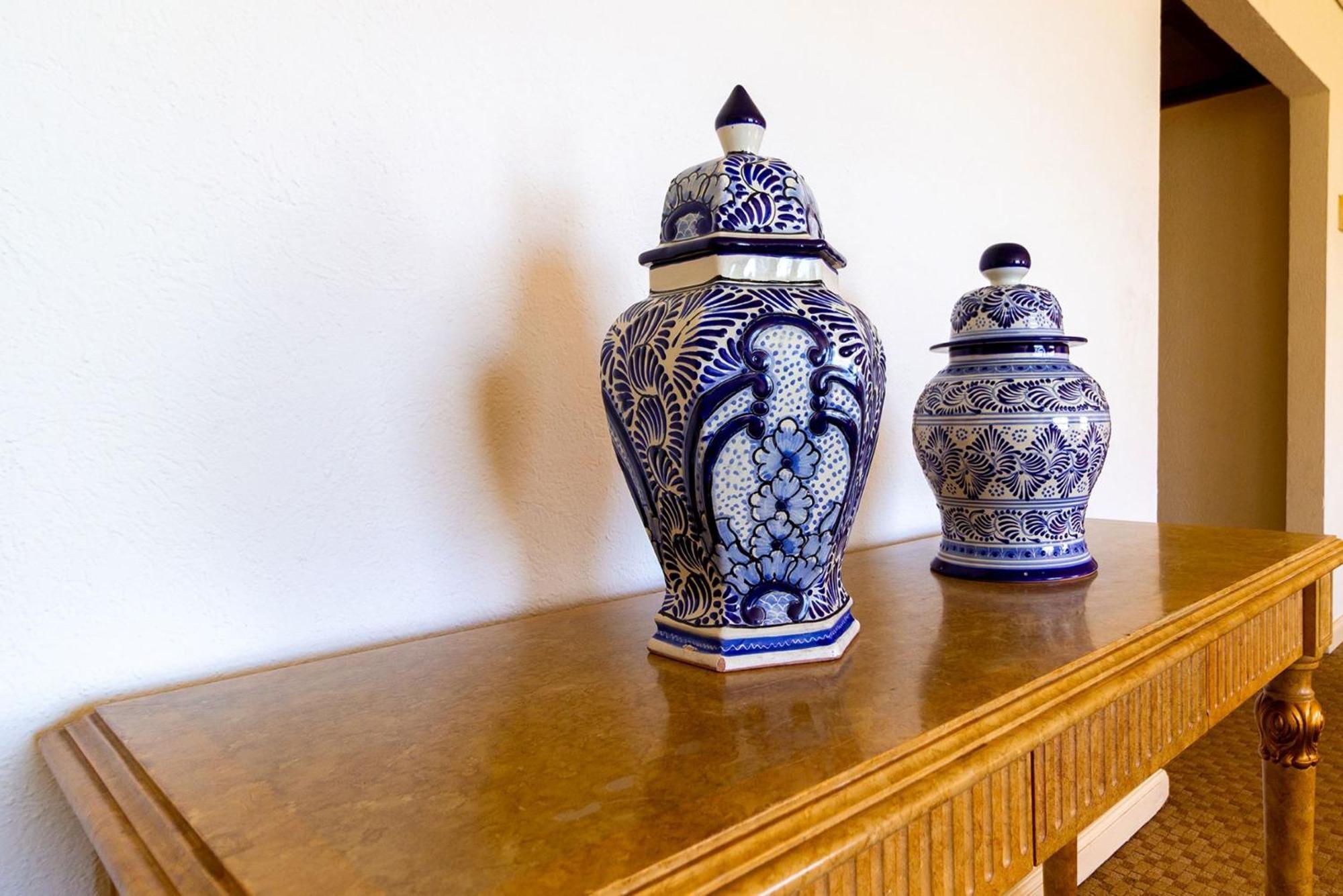 Camino Real Puebla Angelopolis Hotel Buitenkant foto Two ginger jars