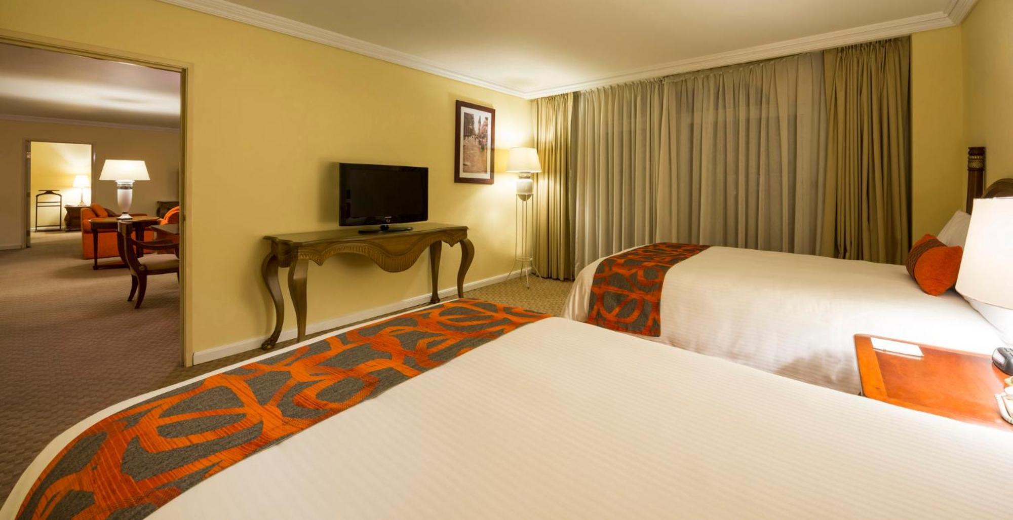 Camino Real Puebla Angelopolis Hotel Buitenkant foto A guest room at the Hilton San Francisco